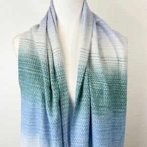 NWT Steve Madden Ombre Scarf Mid Weight Blended Muffler Blue Women's